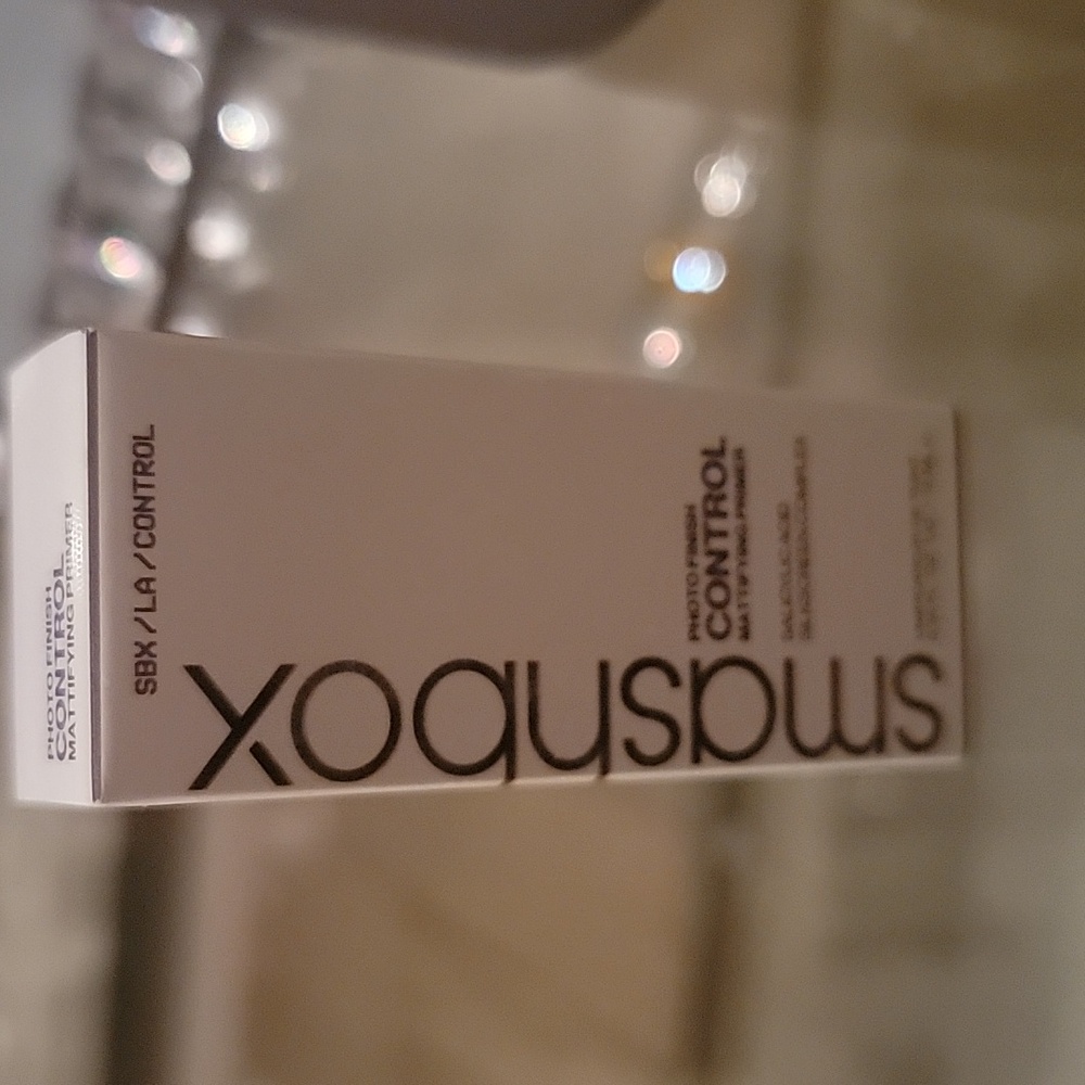 Smashbox photo finish control mattifying primer. 0.34 fl. NIB.